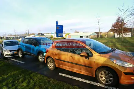 Drie auto’s betrokken bij kop-staartbotsing op N378 bij Gasselternijveen — foto 3 van 3