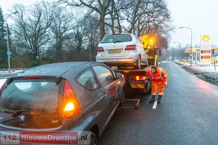 Botsing op de Dordsestraat in Emmen: veel blikschade, geen gewonden — foto 4 van 4
