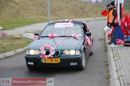 Emmen-supporters in toeteroptocht naar Oude Meerdijk: ‘Kippenvel’ — foto 9 van 12