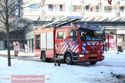 Winkelcentrum in Emmen staat blank door kapotte sprinkler: ‘Water loopt langs de muren naar beneden’ — foto 4 van 12