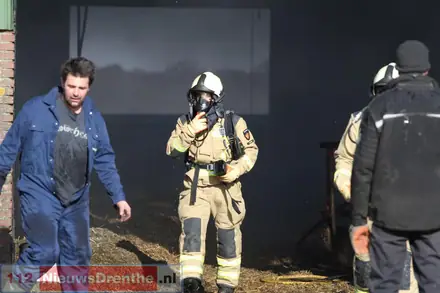 Grote brand bij boerderij Noord-Sleen — foto 8 van 12