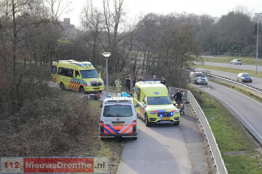 Gewonden bij botsing tussen scooters in Emmen