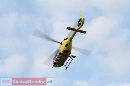 Gewonden bij botsing tussen scooters in Emmen — foto 9 van 11