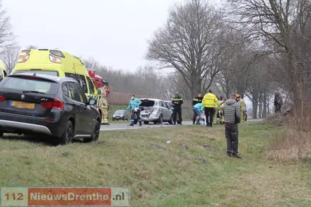 Ongeluk met meerdere voertuigen op Rondweg in Emmen — foto 3 van 8