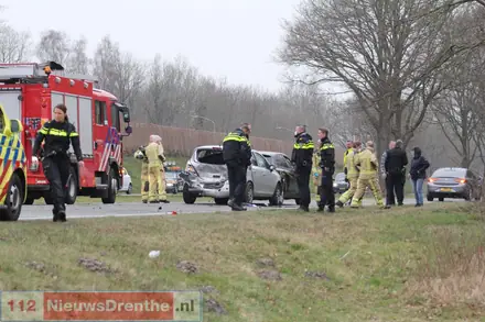 Ongeluk met meerdere voertuigen op Rondweg in Emmen — foto 2 van 8