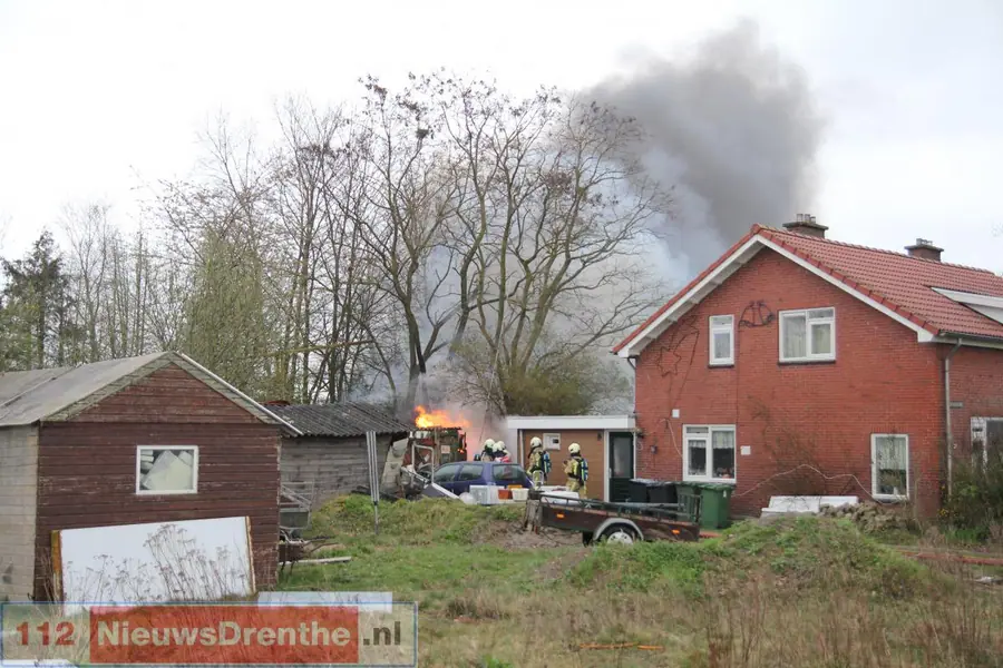 Brand beschadigt schuur in Nieuw-Amsterdam
