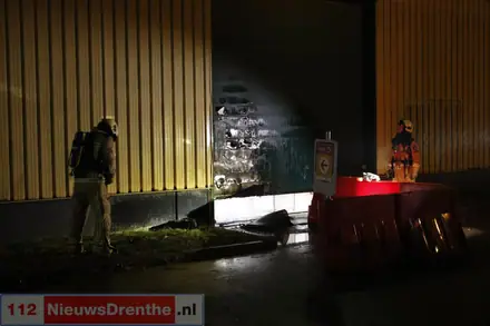 Brand bij GGD testlocatie in Emmen — foto 4 van 4