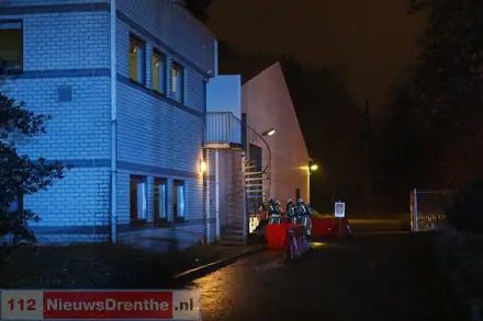Brand bij GGD testlocatie in Emmen — foto 3 van 4