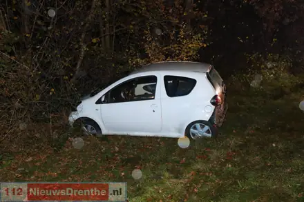 N34 dicht bij Gieten door ongeluk met meerdere voertuigen — foto 3 van 6