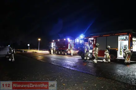 Bestelauto volledig in vlam aan de Horstingerend in Erm — foto 4 van 4