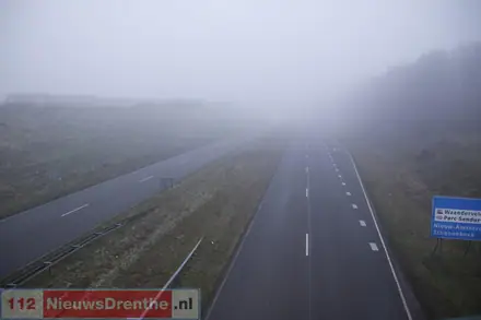 Dichte mist trekt op in Emmen en omgeving — foto 1 van 4