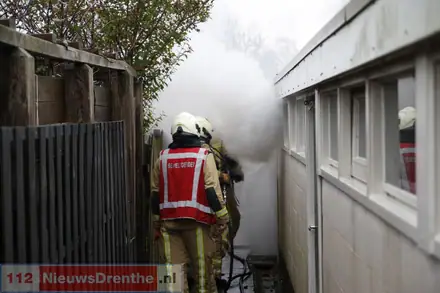 Brand in schuur aan de Torflang in Emmen — foto 1 van 2