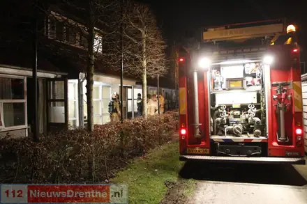 Brand bij wooninstelling aan de Leeuwerikenveld in Emmen — foto 2 van 2