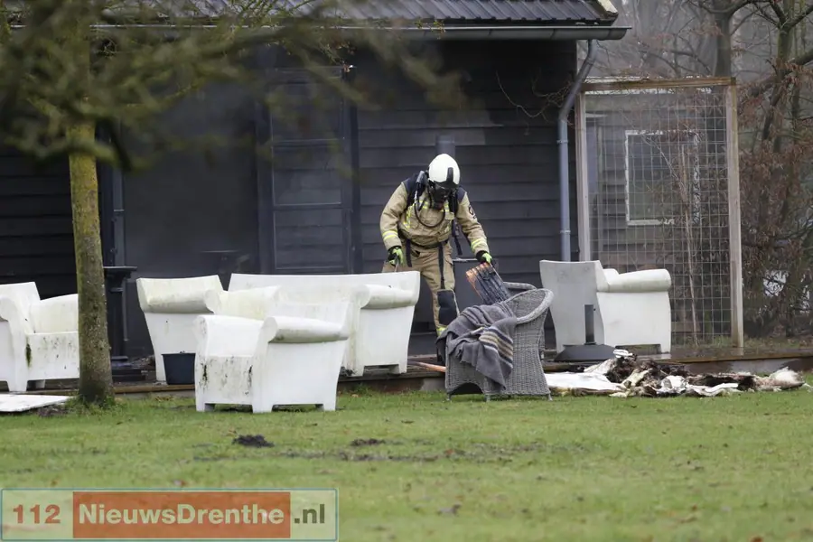 Brand in schuur aan de Waterkampenweg in Noord-Sleen