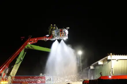 Brand bij metaalhandel Company Holland in Emmen — foto 1 van 5