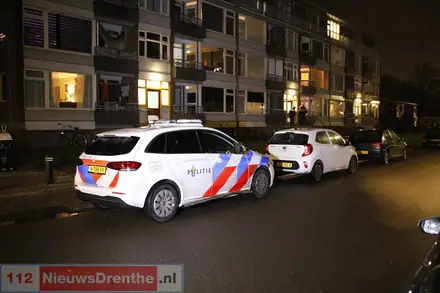 Gewonde bij steekpartij in woning in Emmen — foto 3 van 4