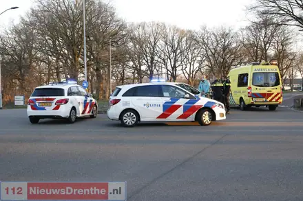 Fietser gewond bij botsing op Brinkenweg Emmen — foto 2 van 2