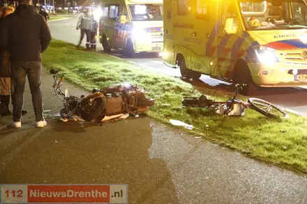Scooterrijder en fietser naar ziekenhuis na botsing in Emmen — foto 2 van 2