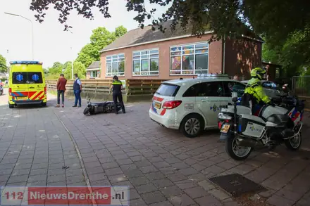 Scooterrijder gewond door aanrijding in Emmen — foto 1 van 3