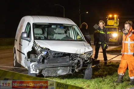 Forse schade na botsing op kruising in Emmen — foto 1 van 3