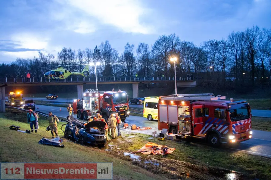 Ongeluk op Rondweg in Emmen, twee zwaargewonden