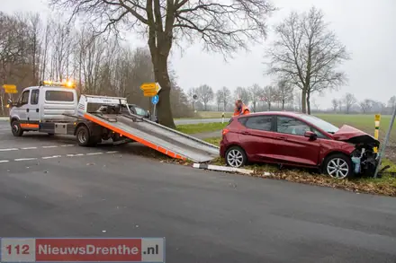Vier personen gewond na ongeval op Große Straße in Lindloh (DE) — foto 2 van 6