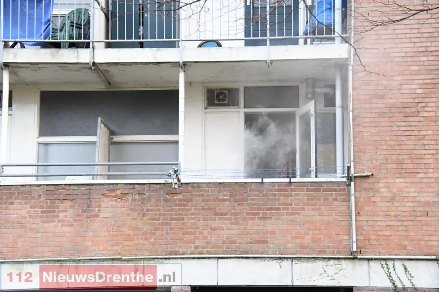 Woning vol rook door pannetje op vuur in Assen