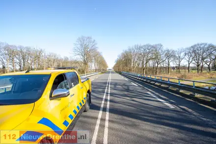 Meerdere auto’s botsen op elkaar op N381 bij Emmen — foto 5 van 9