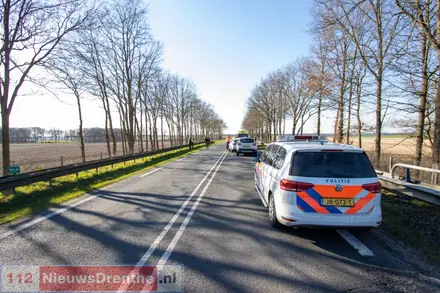 Meerdere auto’s botsen op elkaar op N381 bij Emmen — foto 6 van 9