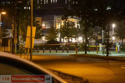 Verdacht pakketje aangetroffen bij hoofdingang van het Scheper ziekenhuis Emmen — foto 4 van 7