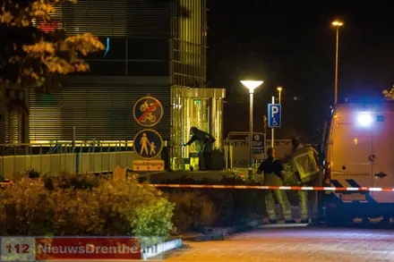 Verdacht pakketje aangetroffen bij hoofdingang van het Scheper ziekenhuis Emmen — foto 1 van 7
