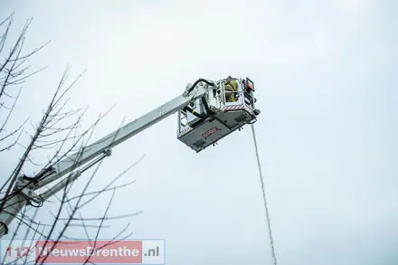 Uitslaande brand in woning zorgt voor grote rookontwikkeling in Coevorden [Video] — foto 6 van 8