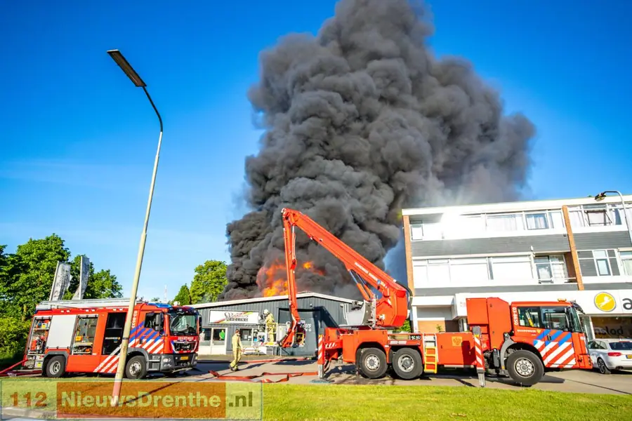 Uitslaande brand in grote loods in Emmen [Video]