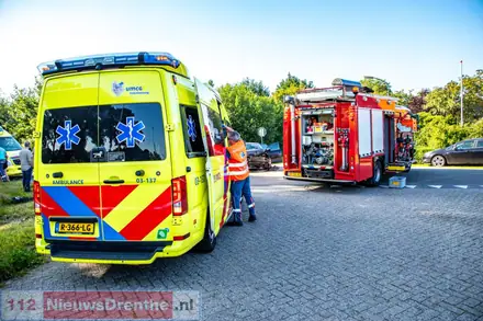 Twee gewonden na ongeval in Klazienaveen — foto 2 van 5
