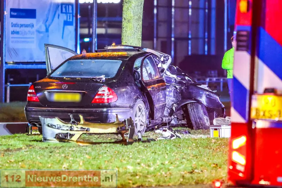 Ernstig ongeval op Nijbracht in Emmen; één persoon door brandweer bevrijd