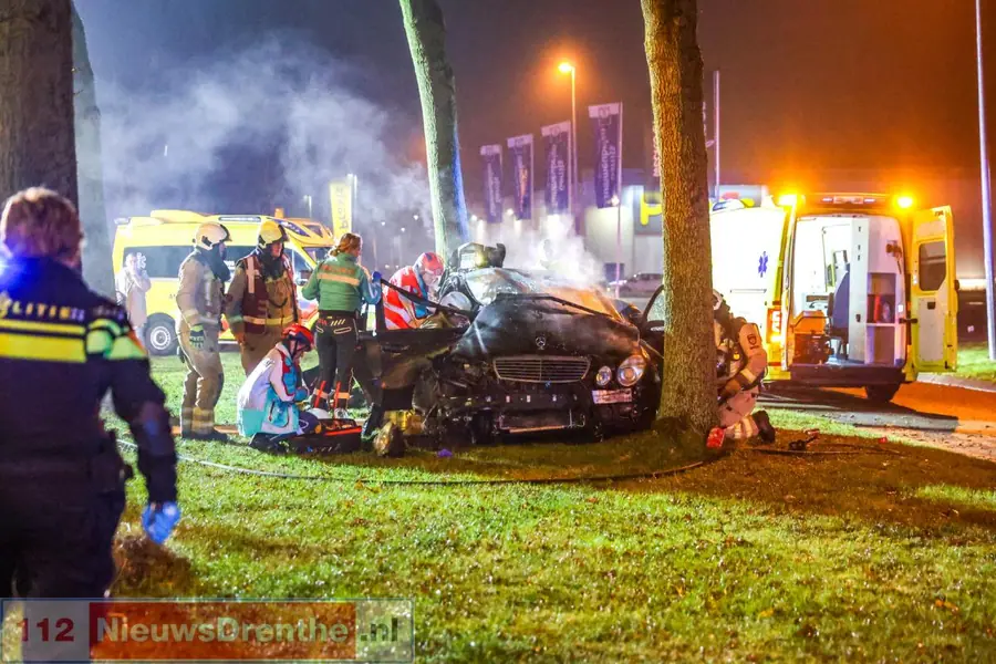 Ernstig ongeval op Nijbracht in Emmen; één persoon door brandweer bevrijd