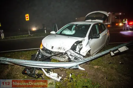 Vuurwerkrit eindigt in botsing op de B402 bij Versen — Versen