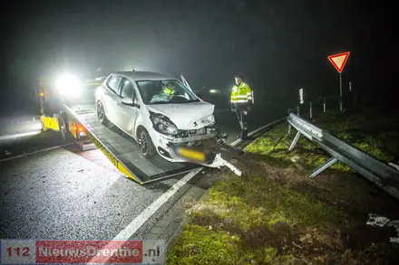 Vuurwerkrit eindigt in botsing op de B402 bij Versen — Versen