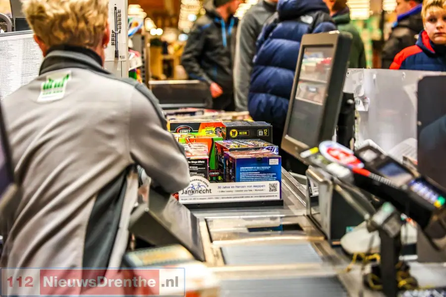 Drukte door vroege vuurwerkverkoop in Duitsland zorgt voor chaos in winkel