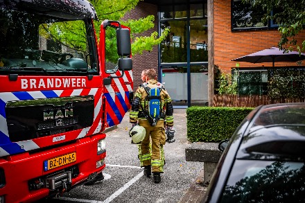 Opnieuw zorgen bij Cosis in Beilen: medewerkers ruiken damp na incident met gevaarlijke stof — foto 6 van 7