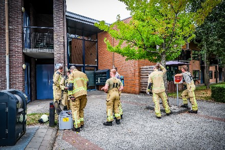 Opnieuw zorgen bij Cosis in Beilen: medewerkers ruiken damp na incident met gevaarlijke stof — foto 1 van 7
