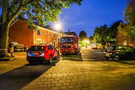 Brandweer urenlang bezig met gevaarlijke dampen bij Cosis in Beilen, deel gebouw ontruimd — foto 2 van 4