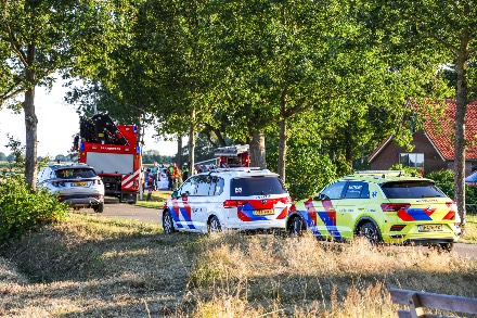 Ernstig verkeersongeval bij Linde: twee zwaargewonden — foto 4 van 5