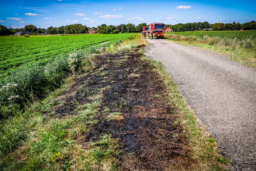 Bermbrand in Valthermond snel onder controle — Valthermond
