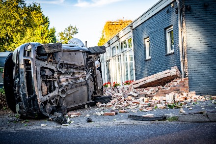 Meerdere personen gewond bij eenzijdig ongeval op N353 bij Havelte — foto 1 van 3