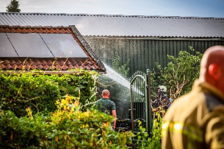 Brand aan buitenzijde van schuurtje in Wijster — foto 2 van 6