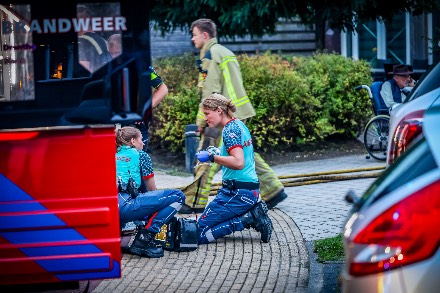 Vier personen naar het ziekenhuis na brand in woonzorgcentrum in Sleen — foto 4 van 9