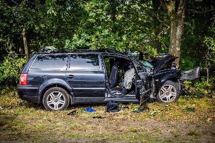 Kind overleden en meerdere gewonden bij zeer ernstig ongeval op A28 bij Beilen — foto 8 van 8